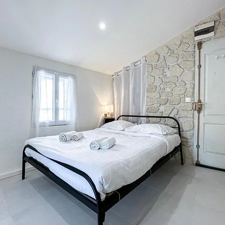 Apartment V2-studio Renove Au Centre De La Vieille